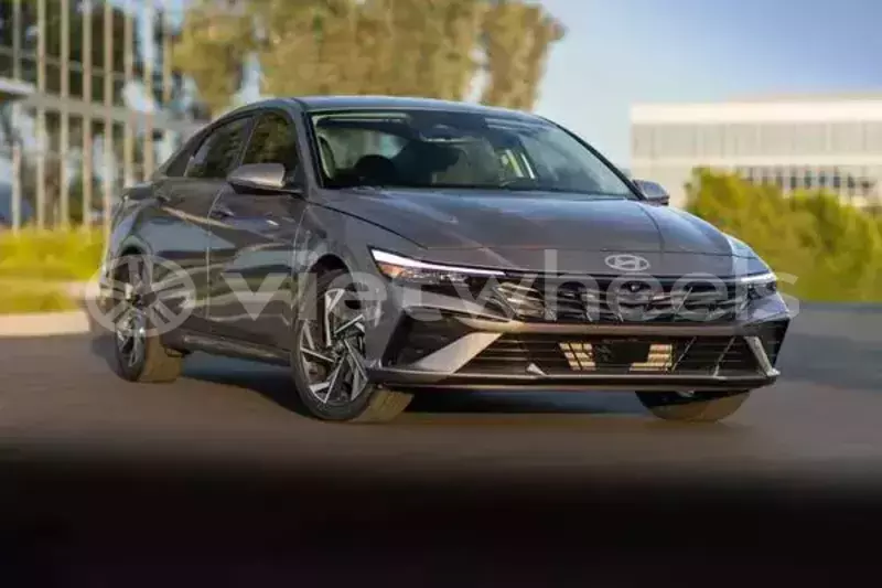 Big with watermark hyundai elantra 1 6 at hanoi saigon 15157