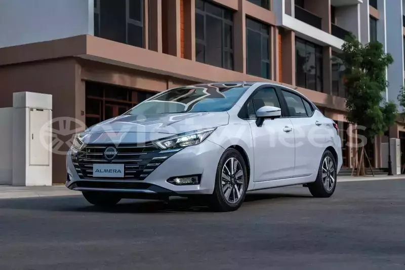 Big with watermark nissan almera hanoi saigon 15162