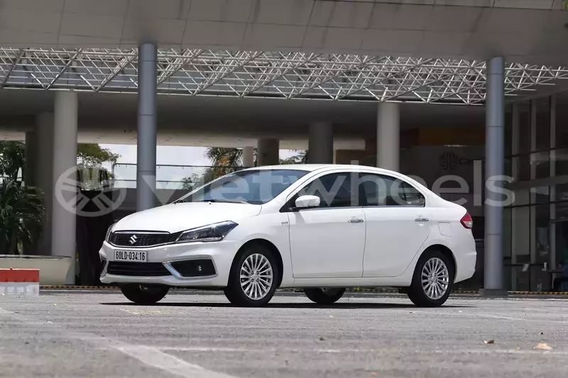 Big with watermark suzuki ciaz hanoi saigon 15163