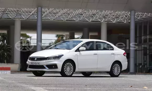 Buy Mới Suzuki CIAZ Xe ô tô Buy Mới Suzuki CIAZ Xe ô tô