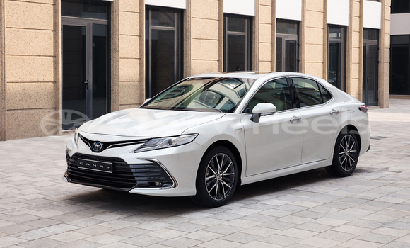 Buy Mới Toyota CAMRY 2.0G Xe ô tô