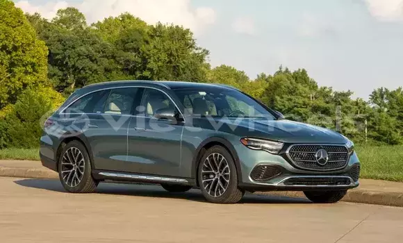 Buy Mới Mercedes Benz E-Class Xe ô tô