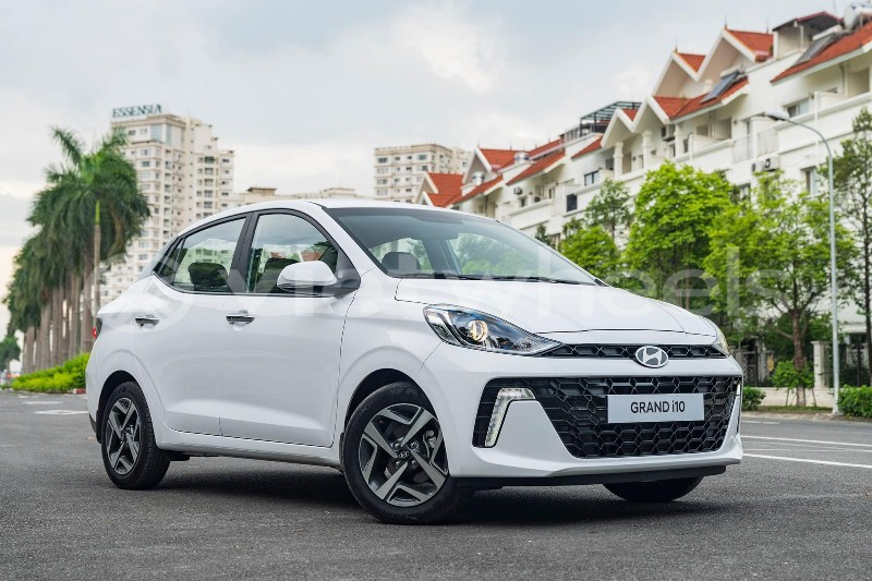 Big with watermark hyundai grand i10 1 2 mt hanoi saigon 15199