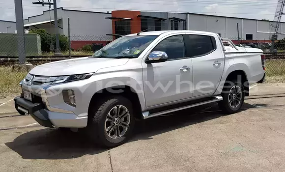Buy Đã sử dụng Mitsubishi Triton Xe ô tô