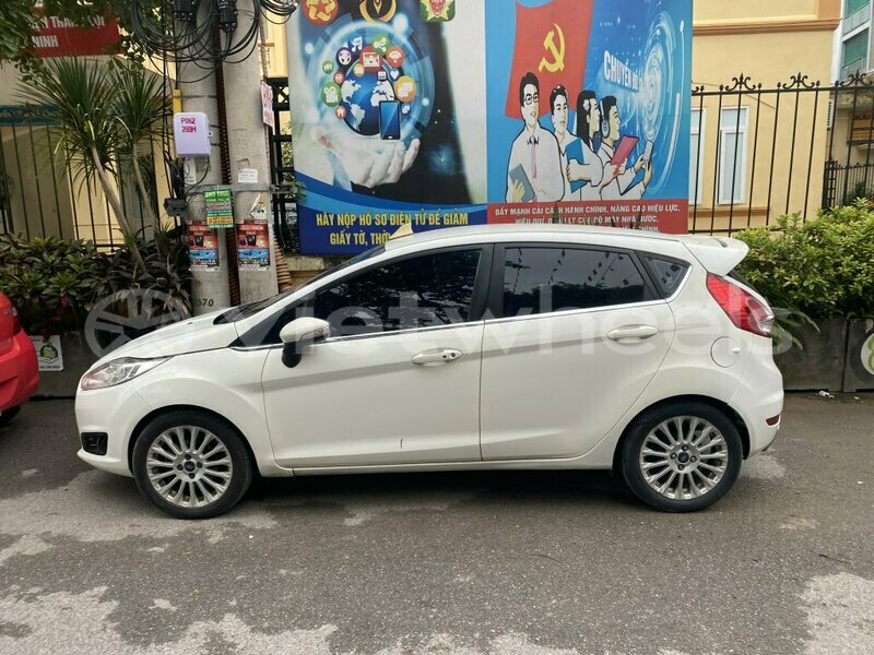 Big with watermark ford fiesta hanoi saigon 15255