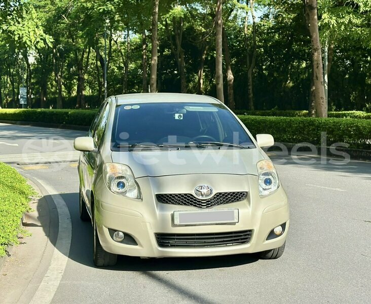 Big with watermark toyota yaris hanoi saigon 15272