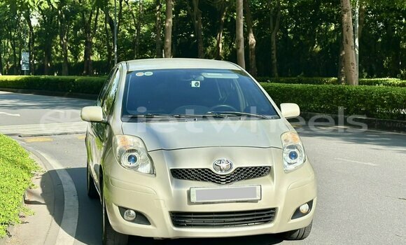 Buy Đã sử dụng Toyota Yaris Xe ô tô