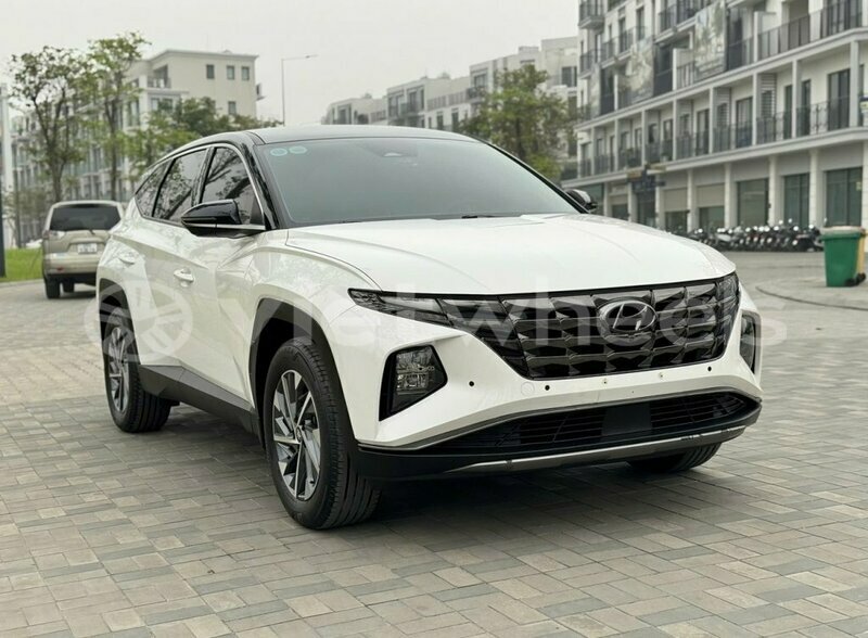 Big with watermark hyundai tucson hanoi saigon 15277