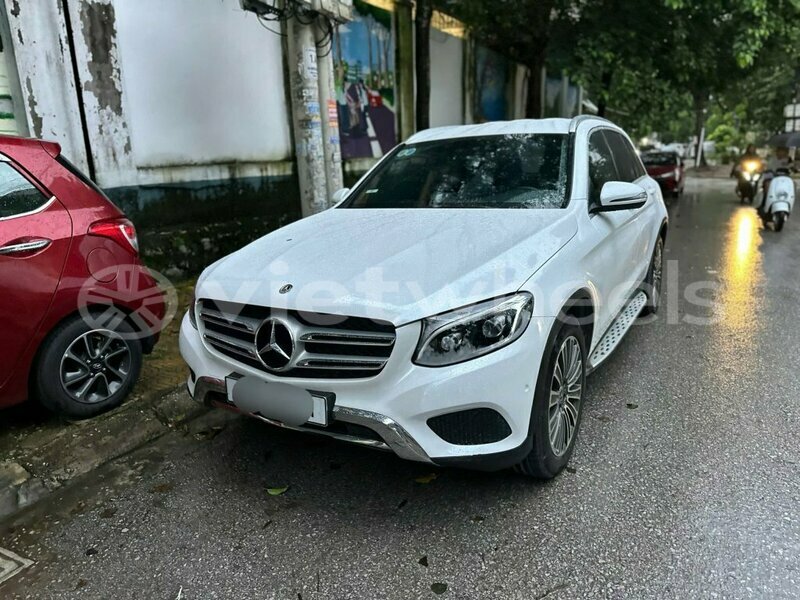 Big with watermark mercedes glc 250 hanoi saigon 15283