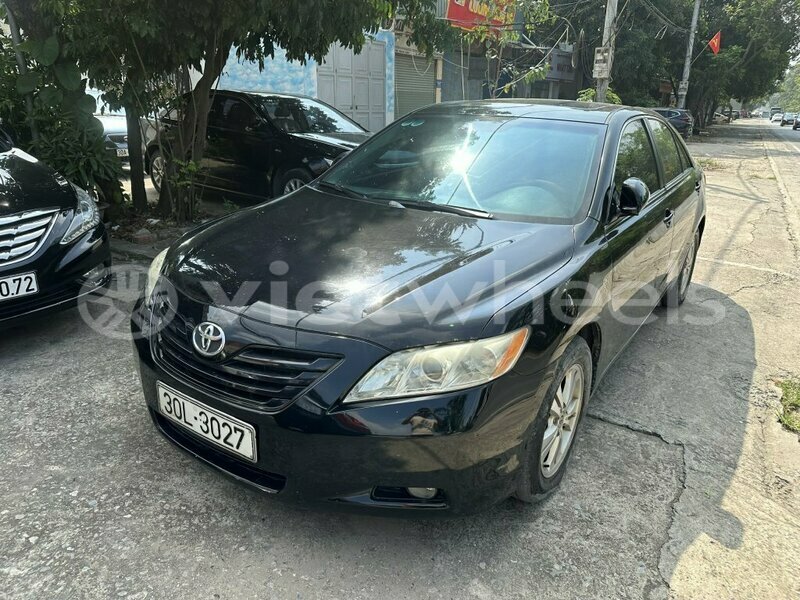 Big with watermark toyota camry hanoi saigon 15297