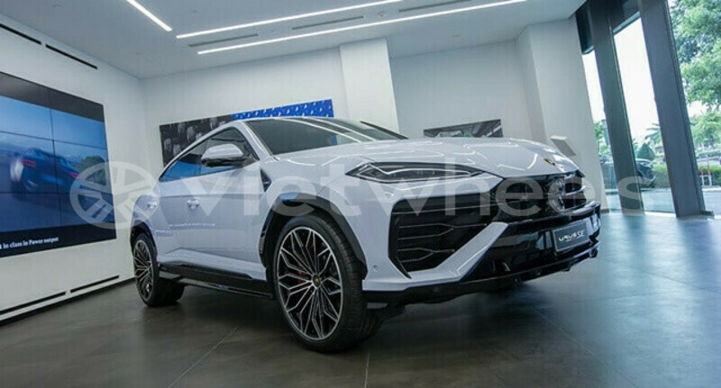 Big with watermark lamborghini urus hanoi saigon 16355