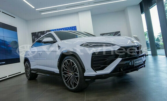 Buy Mới Lamborghini Urus Xe ô tô