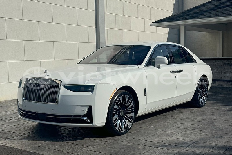 Big with watermark rolls royce ghost hanoi saigon 16361