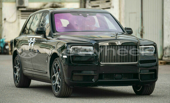Buy Mới Rolls Royce Cullinan Xe ô tô Buy Mới Rolls Royce Cullinan Xe ô tô