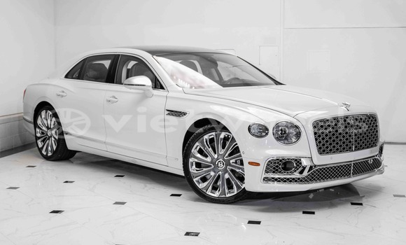 Buy Mới Bentley Flying Spur Xe ô tô