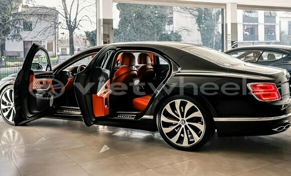 Buy Mới Bentley Flying Spur Xe ô tô