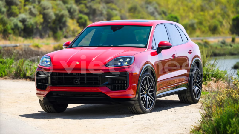 Big with watermark porsche cayenne hanoi saigon 16389