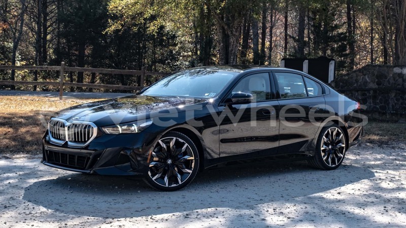 Big with watermark bmw bmw 5 series hanoi saigon 16403