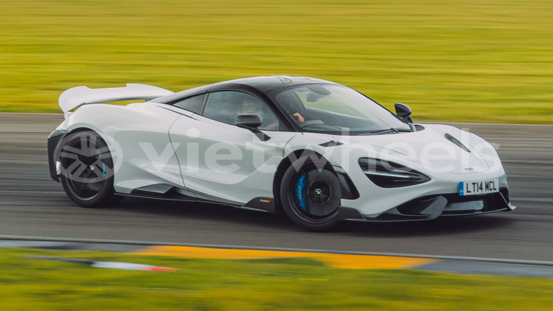 Big with watermark mclaren 765 hanoi saigon 16637