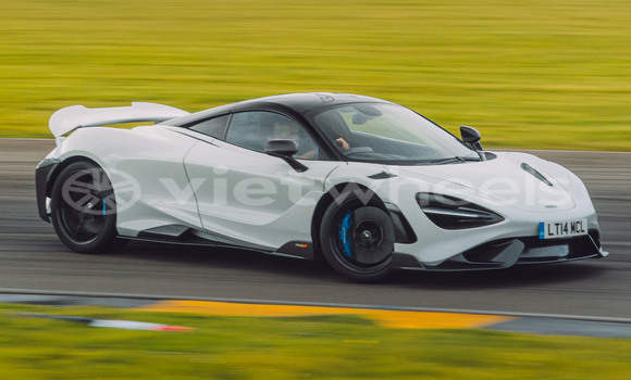 Buy Mới McLaren 765 Xe ô tô