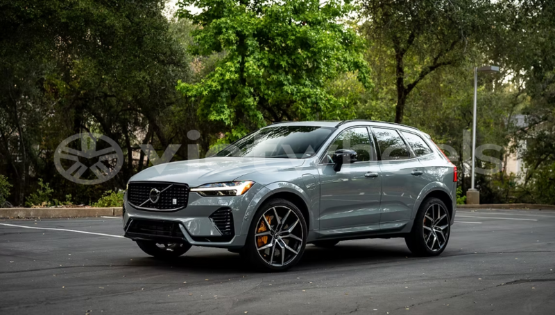 Big with watermark volvo xc60 hanoi saigon 16642