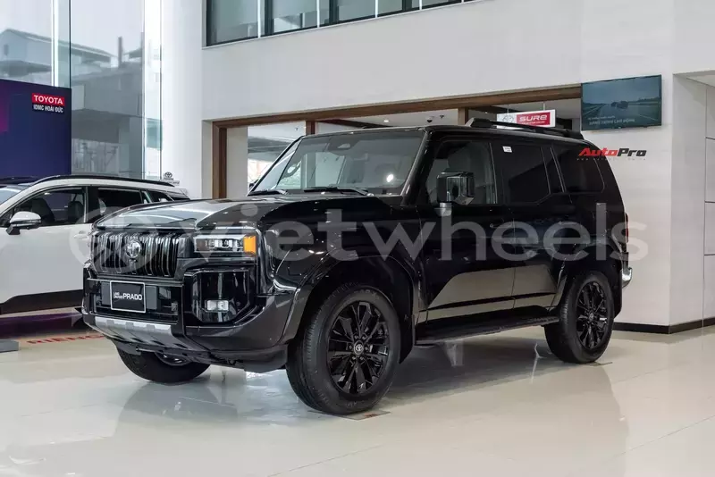 Big with watermark toyota land cruiser hanoi saigon 16793