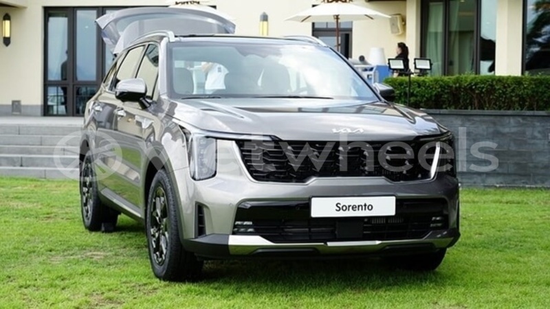 Big with watermark kia sorento hanoi saigon 16794