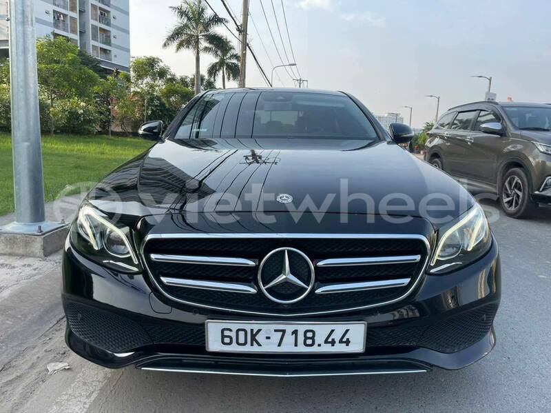 Big with watermark mercedes benz e class tinh lam gjong gjam rong 37118