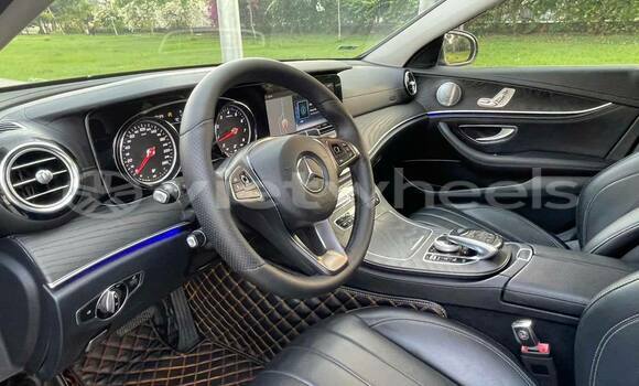 Mua Đã sử dụng Mercedes Benz E-Class Xe ô tô Mua Đã sử dụng Mercedes Benz E-Class Xe ô tô