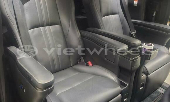 Buy Used Lexus LM300h Car Buy Used Lexus LM300h Car