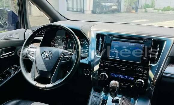 Buy Used Toyota Alphard Car Buy Used Toyota Alphard Car
