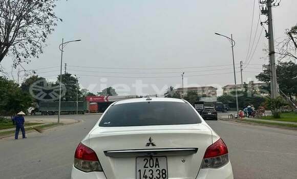 Mua Đã sử dụng Mitsubishi Attrage Xe ô tô Mua Đã sử dụng Mitsubishi Attrage Xe ô tô