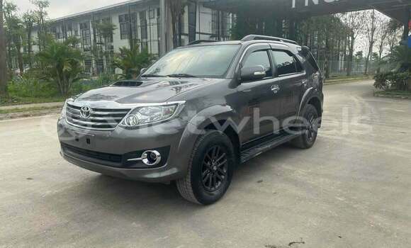 Mua Đã sử dụng Toyota Fortuner Xe ô tô Mua Đã sử dụng Toyota Fortuner Xe ô tô