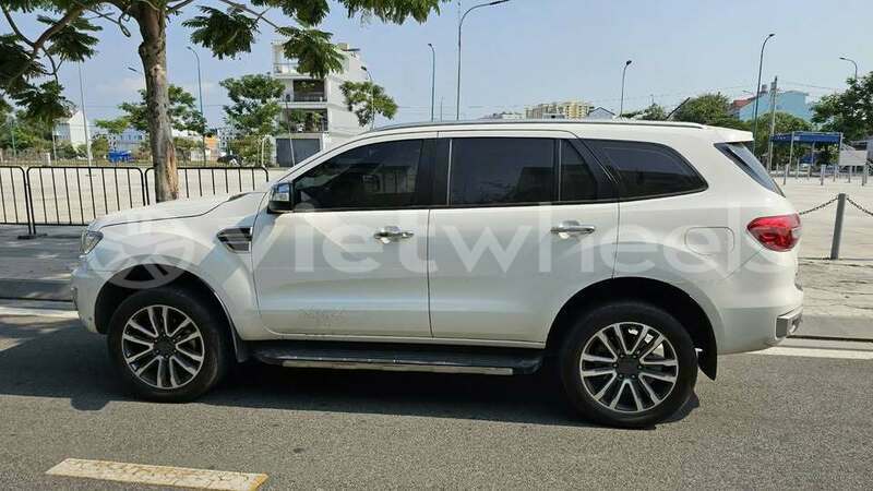 Big with watermark ford everest tinh lam gjong gjam rong 37189