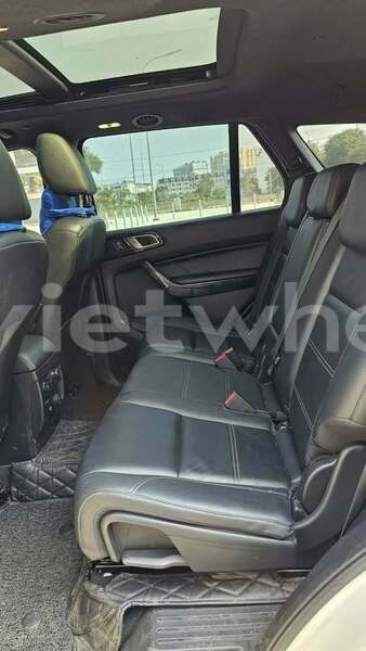 Big with watermark ford everest tinh lam gjong gjam rong 37189