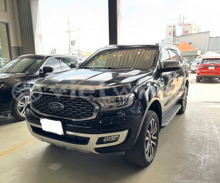 Big with watermark ford everest tinh lam gjong gjam rong 37198