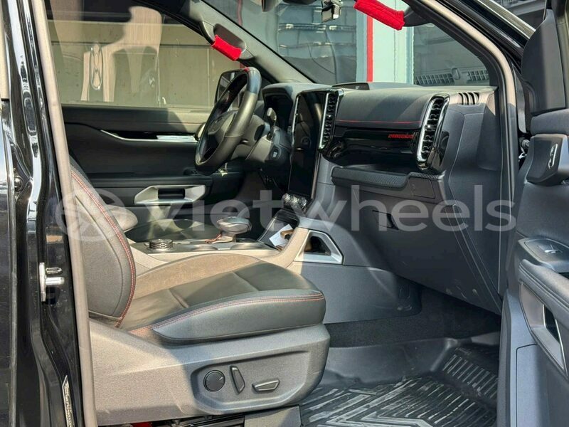 Big with watermark ford ranger tinh lam gjong gjam rong 37236