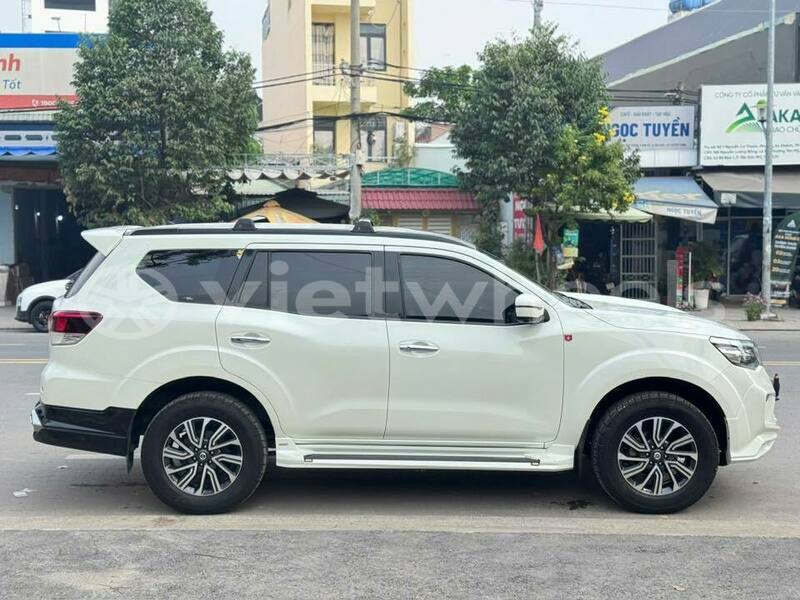 Big with watermark nissan terra tinh lam gjong gjam rong 37238