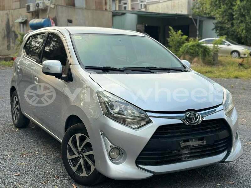 Big with watermark toyota wigo hanoi saigon 37261