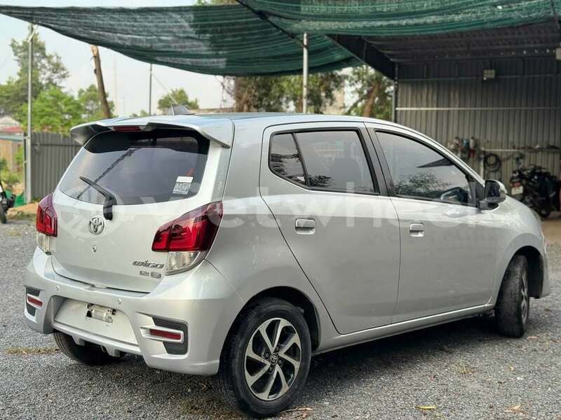 Big with watermark toyota wigo hanoi saigon 37261