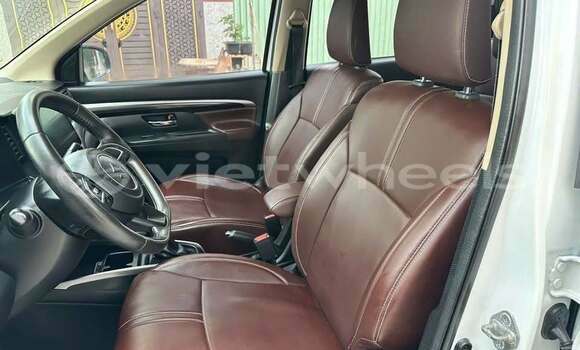 Buy Used Suzuki XL7 Car Buy Used Suzuki XL7 Car