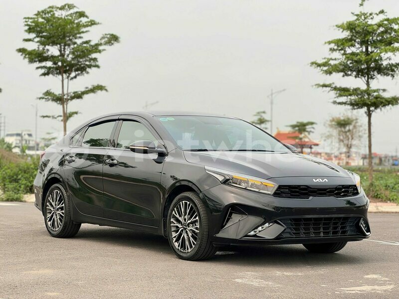 Big with watermark kia k3 hanoi saigon 37300