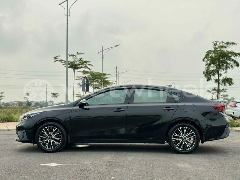 Big with watermark kia k3 hanoi saigon 37300