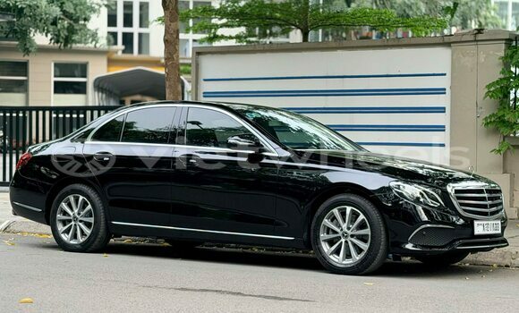 Mua Đã sử dụng Mercedes Benz E-Class Xe ô tô Mua Đã sử dụng Mercedes Benz E-Class Xe ô tô