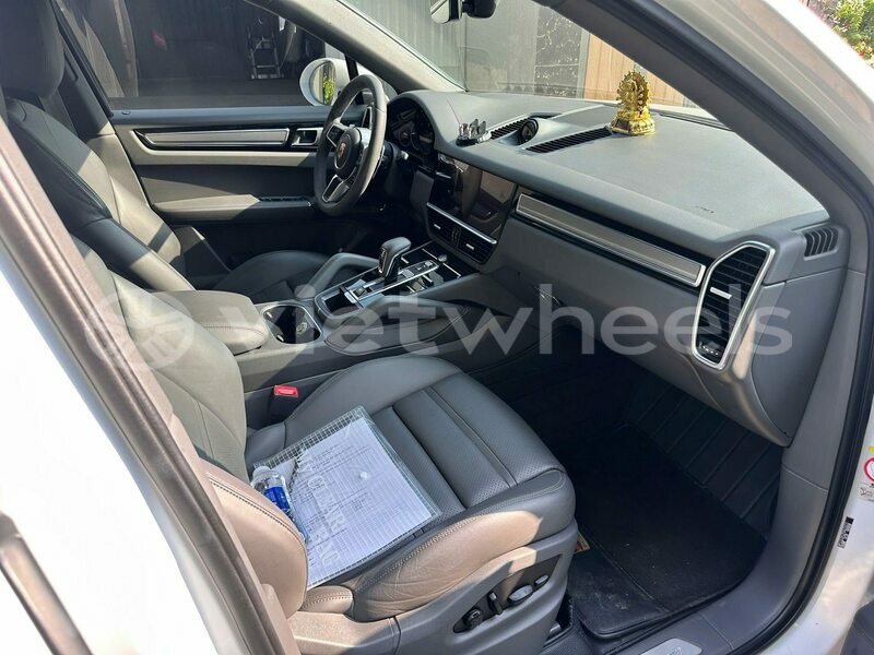 Big with watermark porsche cayenne thanh pho can tho cai rang 37312