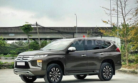 Mua Đã sử dụng Mitsubishi Pajero Xe ô tô Mua Đã sử dụng Mitsubishi Pajero Xe ô tô