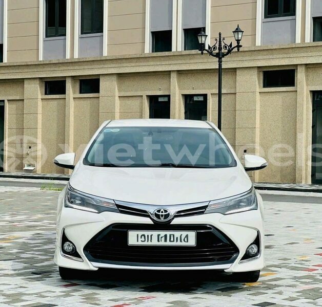 Big with watermark toyota corolla altis hanoi saigon 37328