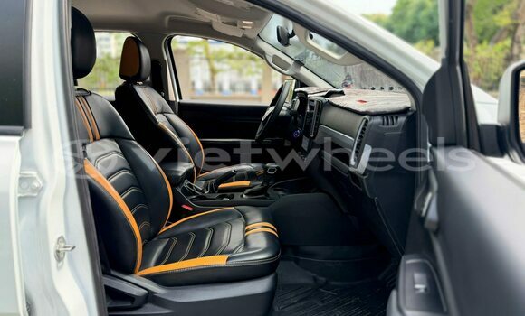 Mua Đã sử dụng VINFAST Luxury A 2.0 Xe ô tô Mua Đã sử dụng VINFAST Luxury A 2.0 Xe ô tô