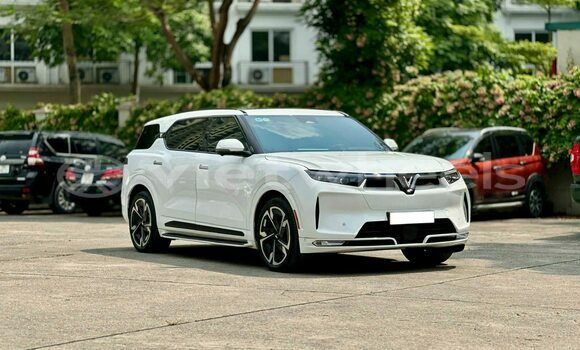 Mua Đã sử dụng VINFAST Luxury A 2.0 Xe ô tô Mua Đã sử dụng VINFAST Luxury A 2.0 Xe ô tô