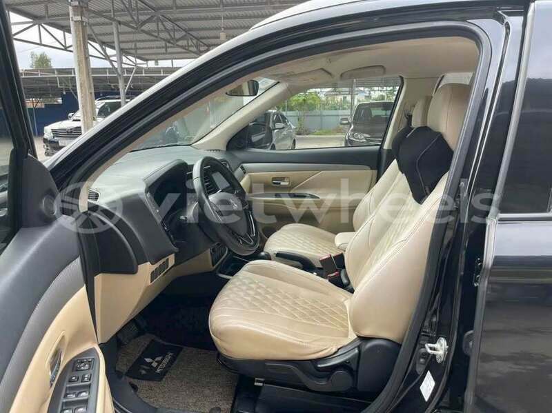 Big with watermark mitsubishi outlander tinh lam gjong gjam rong 37379